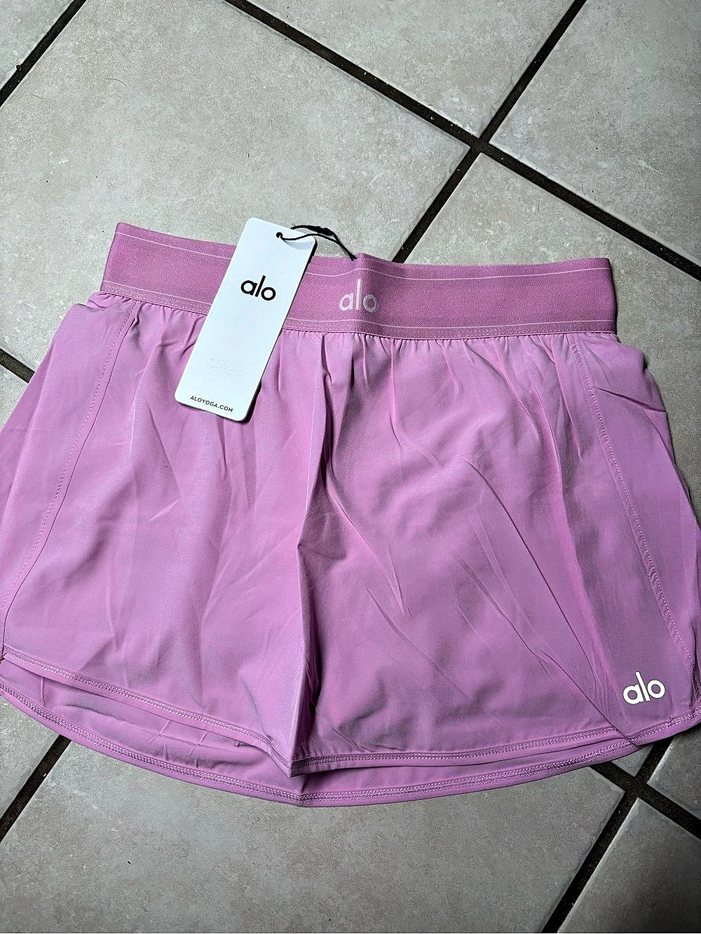 alo Athletic Shorts in Pink Size Medium NWT
